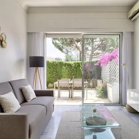 Апартаменты Elegant Logement D'1 Avec Terrasse *